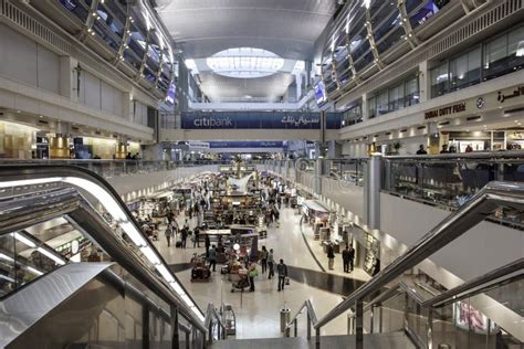 Aéroport International De Dubaï Photographie éditorial Image Du Arabe