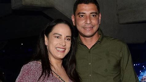 Scroll below to check who is silvia abravanel dating now, silvia abravanel's boyfriend, previous dating records & relationship history. Silvia Abravanel está namorando seu segurança e Silvio ...