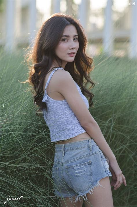 cute white crop top and short jean thailand model baiyok panachon Ảnh đẹp