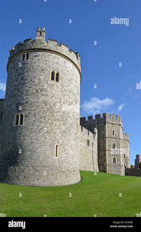 Walls Round Tower Windsor Castle Hi Res Stock Photography And Images