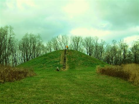 Mound Builders A Travel Guide To The Ancient Ruins In The Ohio Valley