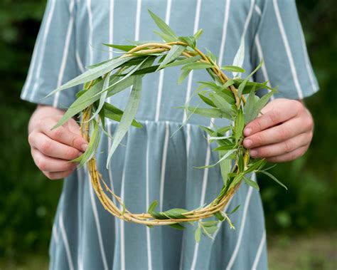 How To Make A Willow Nature Crown With Your Child Backwoods Mama