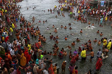 Kumbh Mela Thousands Bathe In Godavari River At Start Of Ancient Hindu Festival In Nashik [photos]