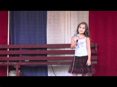 I wouldn't wanna be anybody else, hey you made me insecure, told me i wasn't good enough. Who Says by Selena Gomez - 9 year old cover! - YouTube