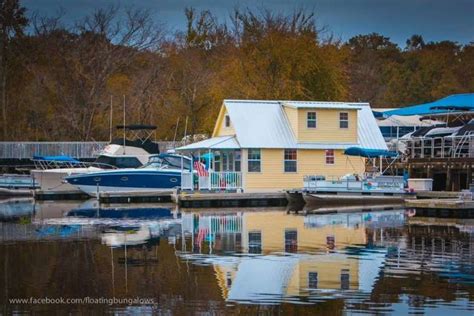 12 Amazing Houseboat Rentals To Book This Summer Tiny