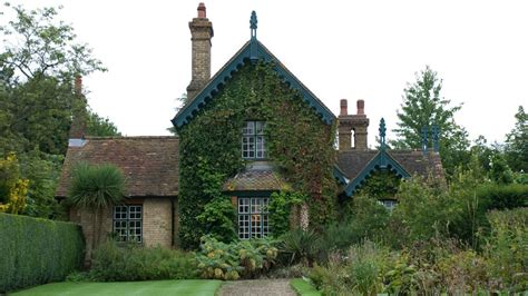 Rent a cottage in ashtead. The exterior of Garden Cottage, Dorking, Surrey | Cottage ...