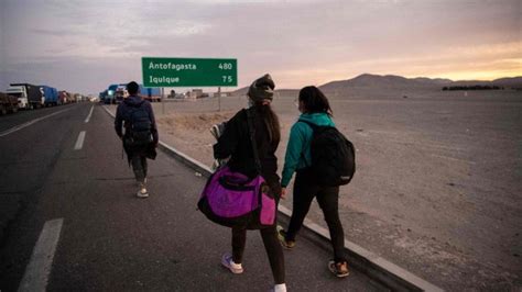 Iglesia Pide A Gobiernos Asistencia Humanitaria A Migrantes Entre Chile