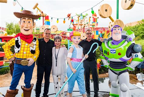 Sasaki Time “toy Story 4” Voice Cast And Filmmakers Road Trip To Toy