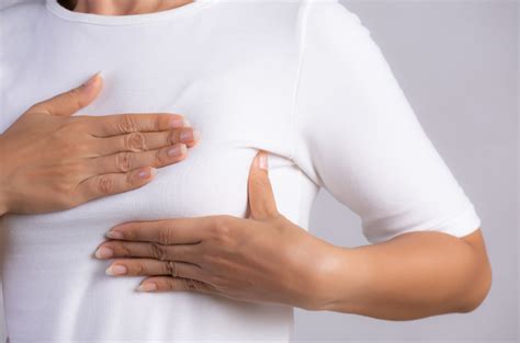 5 façons de surmonter les seins gonflés lors du sevrage