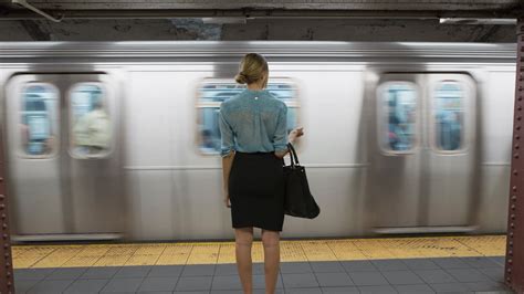 deanna carter s response to a subway masturbator was perfect glamour