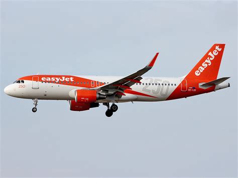 However, it has more than 25 additional hubs. easyJet Europe - HobbySpotter