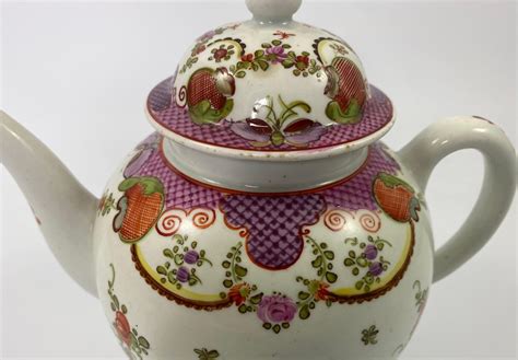 Lowestoft Porcelain Teapot Curtis Pattern C1785 At 1stdibs