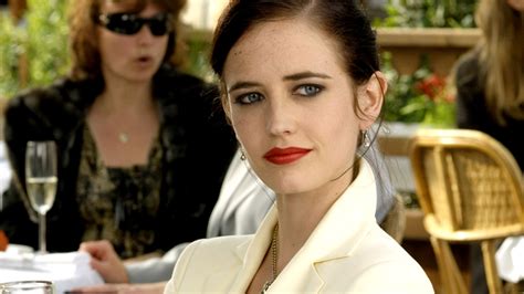 Bond Girl Eva Green Thinks James Bond Should Always Be Played By A Man