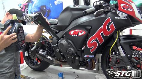 How to easily change the oil on a honda cbr 600rr! How to Change the Oil on Honda CBR1000RR from ...