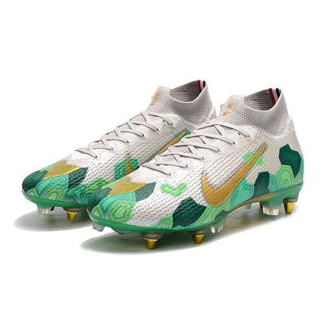 The white and photo blue coloring just add to the awesomeness that these shoes already are. Nike Mercurial Superfly 7 Elite SG-PRO AC Mbappe White Green Gold