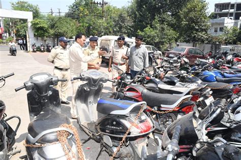 जबलपुर शातिर वाहन चोर एवं चोरी के वाहन खरीदने वाले 14 गिरफ्तार जबलपुर