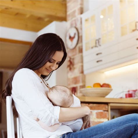 10 Helpful Tips For Breastfeeding After Returning To Work