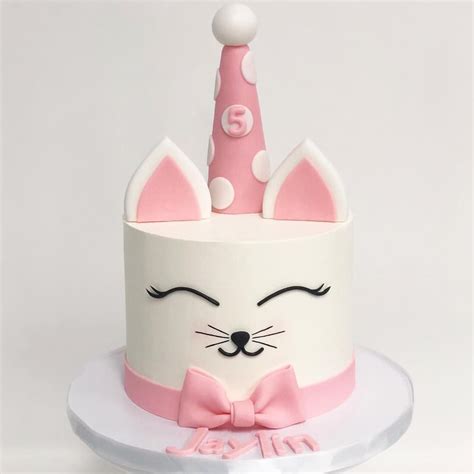 He Cutest Kitty Cat Cake By Sweetdie Birthday Cake For Cat Cat