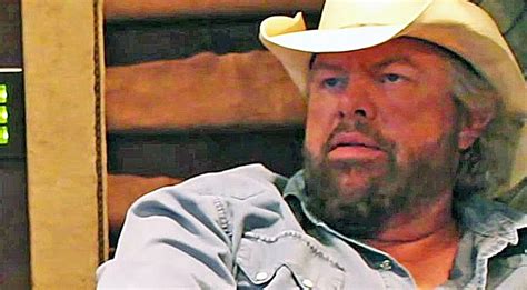 Toby Keith Sits Through Awkward Interview