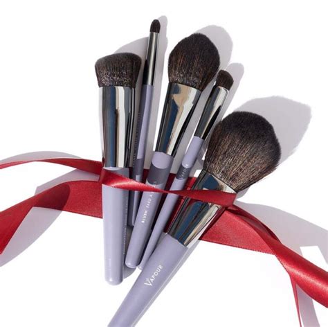 10 Best Vegan And Eco Friendly Makeup Brushes You Can Buy Online