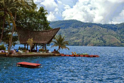 The Natural Beauty Of Lake Toba In Sumatra Utara Are Amazing Tourist