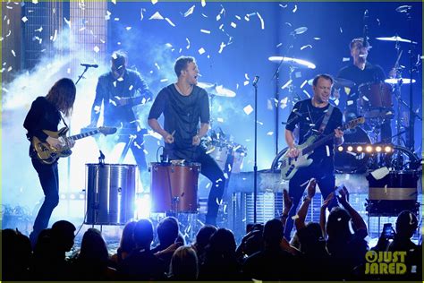 Imagine Dragons Perform Tiptoe At Billboard Music Awards 2014 Video