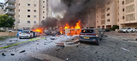 Habervitrini Com Tel Aviv De Iddetli Patlama M Cahitler Gazze