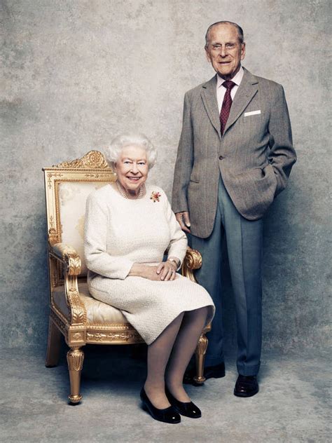 Prince philip, the duke of edinburgh, died friday at the age of 99, buckingham palace announced. F5 - Fofices - Rainha Elizabeth 2ª e o príncipe Philip ...