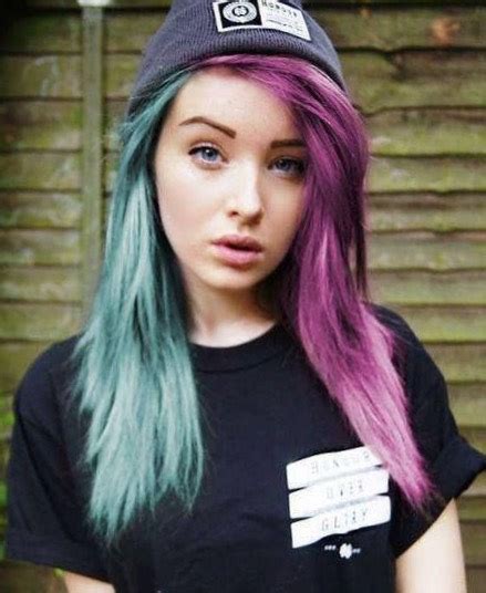 Apply the color to your top part on one side and then again to the other side. Two Toned Hair Color Ideas - Musely
