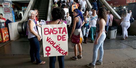 mulheres protestam contra feminicídio no distrito federal agência brasil
