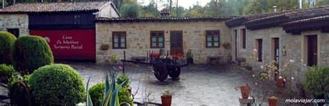 Predominan la piedra y la madera de castaño. Rias Baixas y Ría de Arousa en Galicia | Turismo rural ...