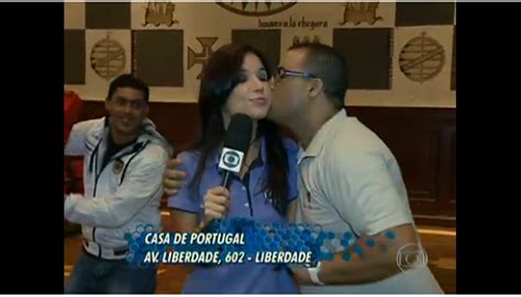 repórter da globo volta a ser beijada em directo agora por um português