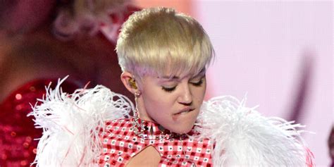 Miley Cyrus Kisses Katy Perry During Bangerz Tour Stop Huffpost