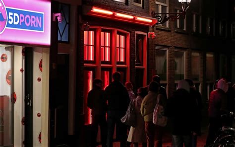 Amsterdams First Female Mayor Plans To Shut The Windows On Red Light District Gawkers