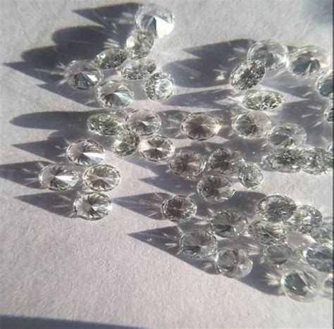 White Natural Round Brilliant Cut Loose Diamond At Rs 15000carat In