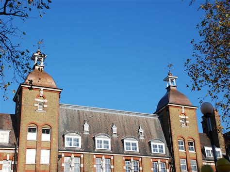 The nearest 'regular' routes are on new kings road or the good 10 minute walk to. New Kings Primary School, Fulham | Peters Roofing