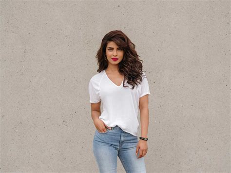 Priyanka Chopra Left Bollywood For Abcs Quantico With Conditions Houston Chronicle