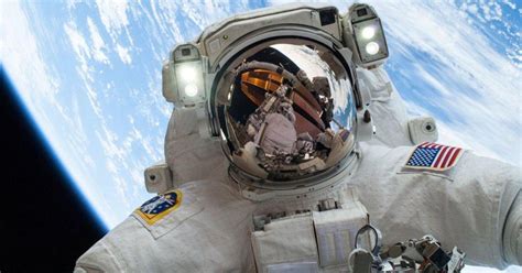Out Of This World Astronaut Captures Majestic View During Christmas