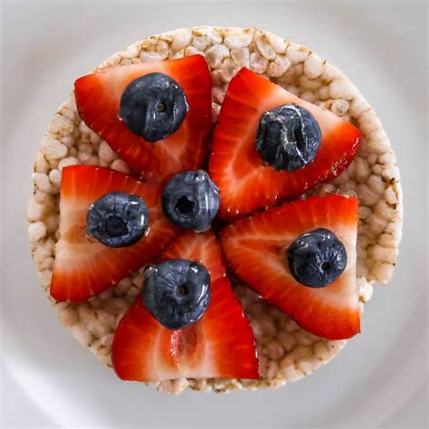 Candy melts, rice krispies, coconut oil, icing. 10 Healthy Rice Cake Toppings Recipes to Get You Through ...
