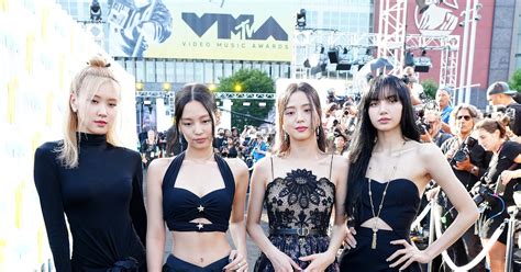 Blackpinks 2022 Vmas Looks Were Witchy And Wonderful
