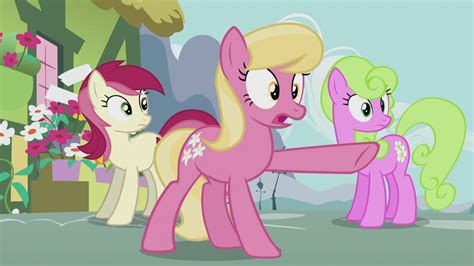 Image Lily Pointing At The Zinnias S5e9png My Little Pony