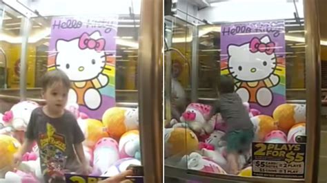 Video 3 Year Old Gets Trapped Inside Claw Machine How He Was Rescued Trending Hindustan Times