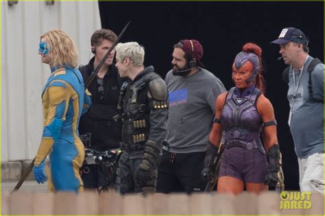The Suicide Squad Cast Spotted In Costume For Big Group Scene New Photos Photo 4369764