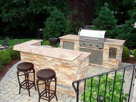 30 Beautiful Outdoor Bar Setup For Friends Gathering Outdoor