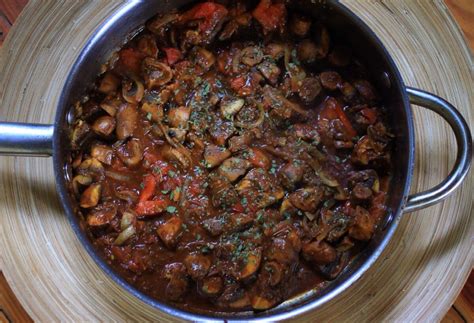 It's delicious for simply seasoning chicken, pork, lamb, tofu, or even cauliflower steaks, and it also adds crazy depth to lentil stews and spicy red sauces. Ethiopian Food, Part 2: Ingudai Tibs