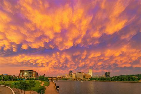 experts explain what was behind “the greatest sunset i ve ever seen” pittsburgh magazine