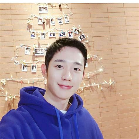 Fnc Ent Jung Hae In Christmas 🎉🎉🌲🌲 Jung Hae In Pretty Men In Wallpaper