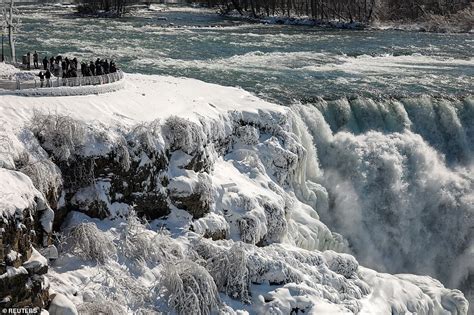 Niagara Falls Partially Freezes Amid Brutal Winter Storm Daily Mail
