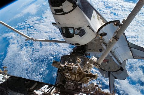 The international space station (iss) is the largest space station ever built, the largest structure ever assembled in space, and one of the most complex international scientific projects in history. wallpaper space, blue planet, earth, iss, shuttle endeavour HD : Widescreen : High Definition ...