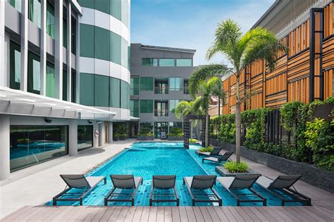 An outdoor pool area, a shared lounge and a library are on site, and a safety deposit box, a hairdresser and a news stand are provided. Solitaire Bangkok || Luxury, Bangkok, Thailand